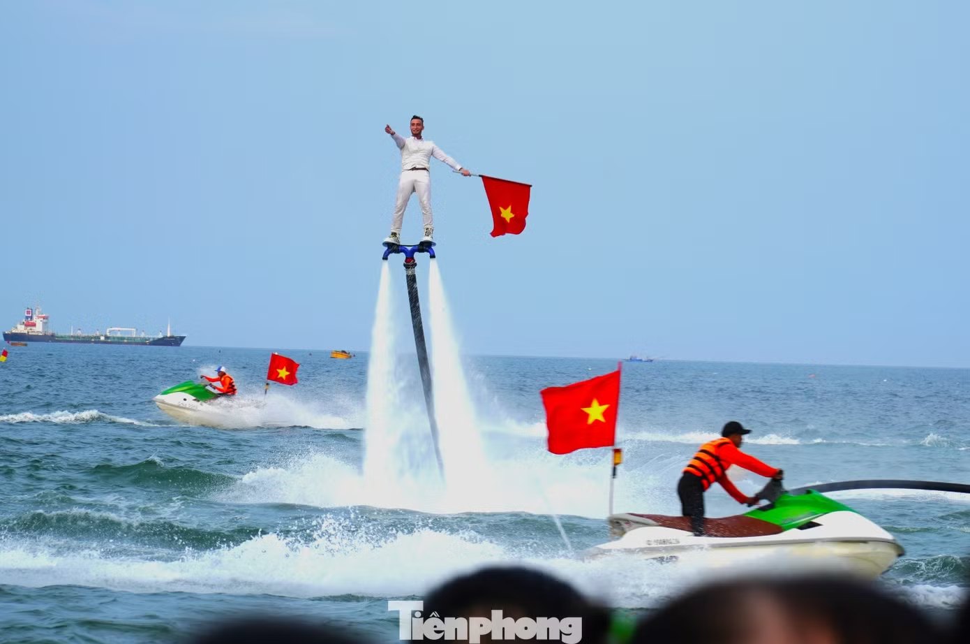 flyboardmuinne flyboard tren bien da nang 4
